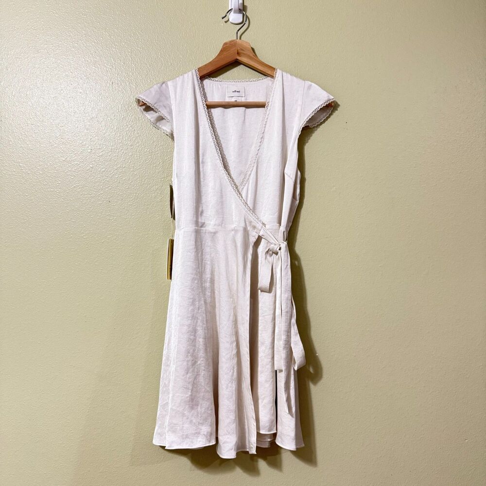 NWT Aritzia Wilfred Mademoiselle Satin Wrap Dress Light Birch 2XS